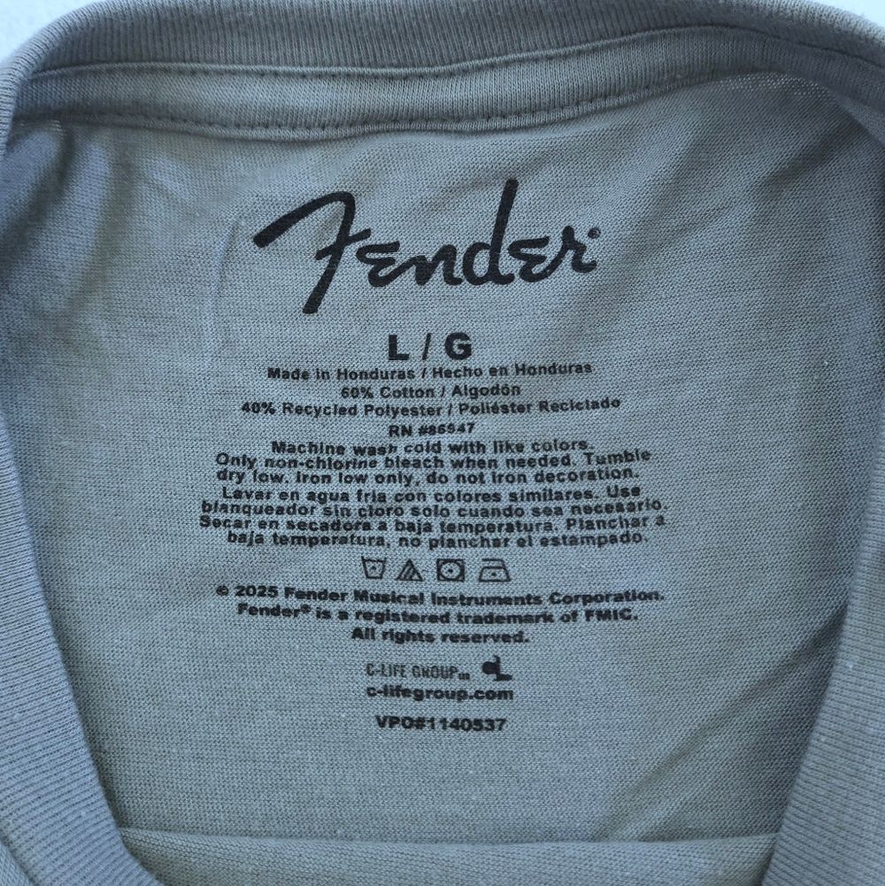 Fender🎸 Musical Instruments Corporation Graphic Tee👕 - NWT - Picture 5 of 14